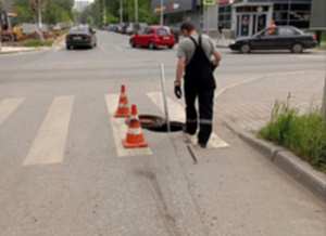 Прочищаем ливневую и хоз фекальную канализацию 